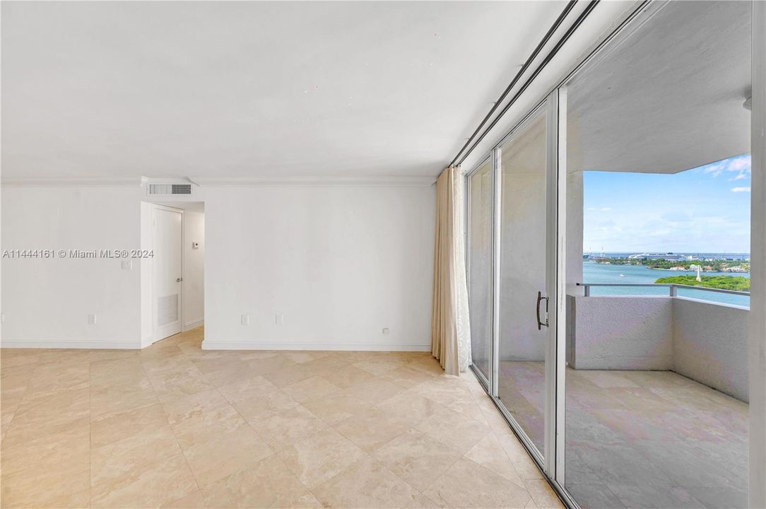 Недавно продано: $890,000 (2 спален, 2 ванн, 1324 Квадратных фут)