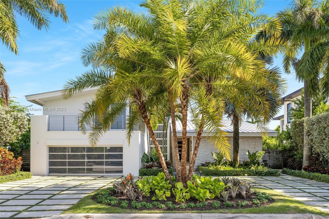 Recently Sold: $4,495,000 (5 beds, 5 baths, 4029 Square Feet)