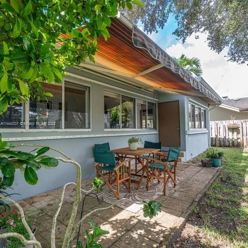 Recently Sold: $629,876 (3 beds, 2 baths, 1875 Square Feet)