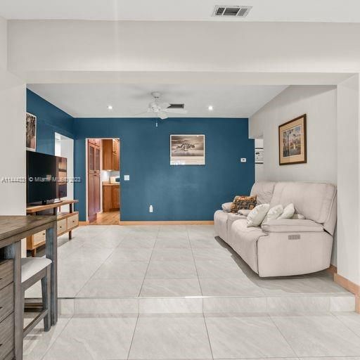 Recently Sold: $629,876 (3 beds, 2 baths, 1875 Square Feet)