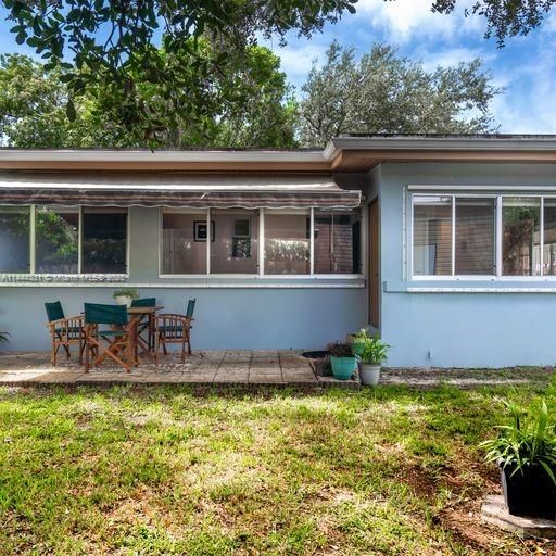 Recently Sold: $629,876 (3 beds, 2 baths, 1875 Square Feet)