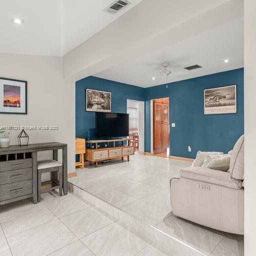 Recently Sold: $629,876 (3 beds, 2 baths, 1875 Square Feet)