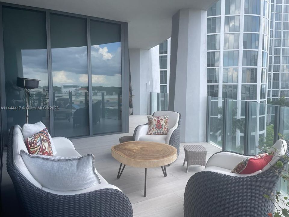 Recently Rented: $13,250 (2 beds, 2 baths, 1281 Square Feet)