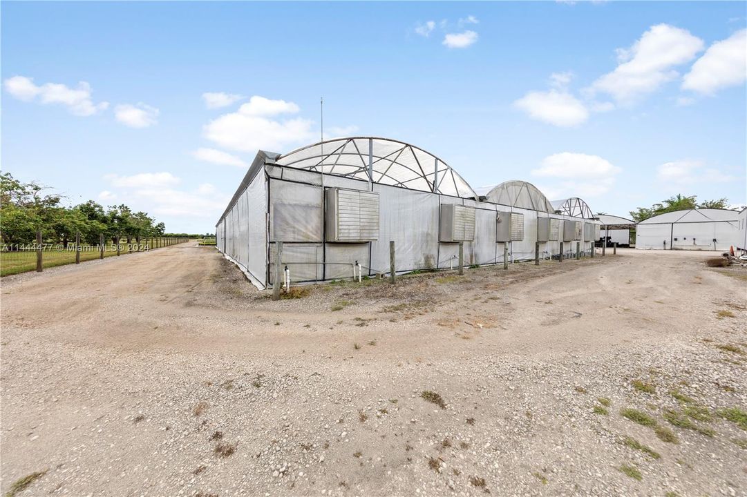 MIST HOUSE 3 QUONSETS RUN BY 1 OF 2 ELECTRIC PUMPS . THE MIST HOUSE IS USING A HIGH PRESSURE PUMP.. 6 VENTILATION FANS, CALIFORNIA CERTIFIED BENCHES.. EQUIP SHED PLUS IN DISTANCE. NEW PLASTIC INSTALLED