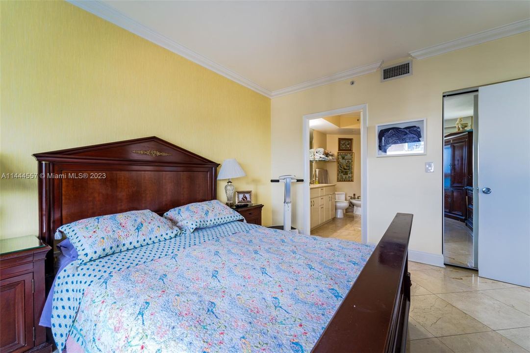 Recently Sold: $1,595,000 (2 beds, 2 baths, 1322 Square Feet)