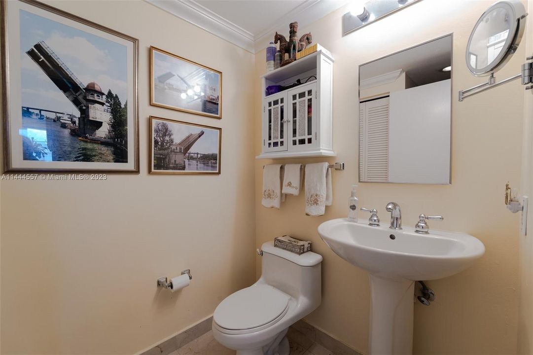 Recently Sold: $1,595,000 (2 beds, 2 baths, 1322 Square Feet)