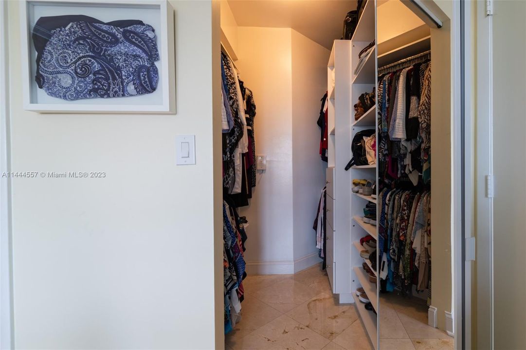 Recently Sold: $1,595,000 (2 beds, 2 baths, 1322 Square Feet)