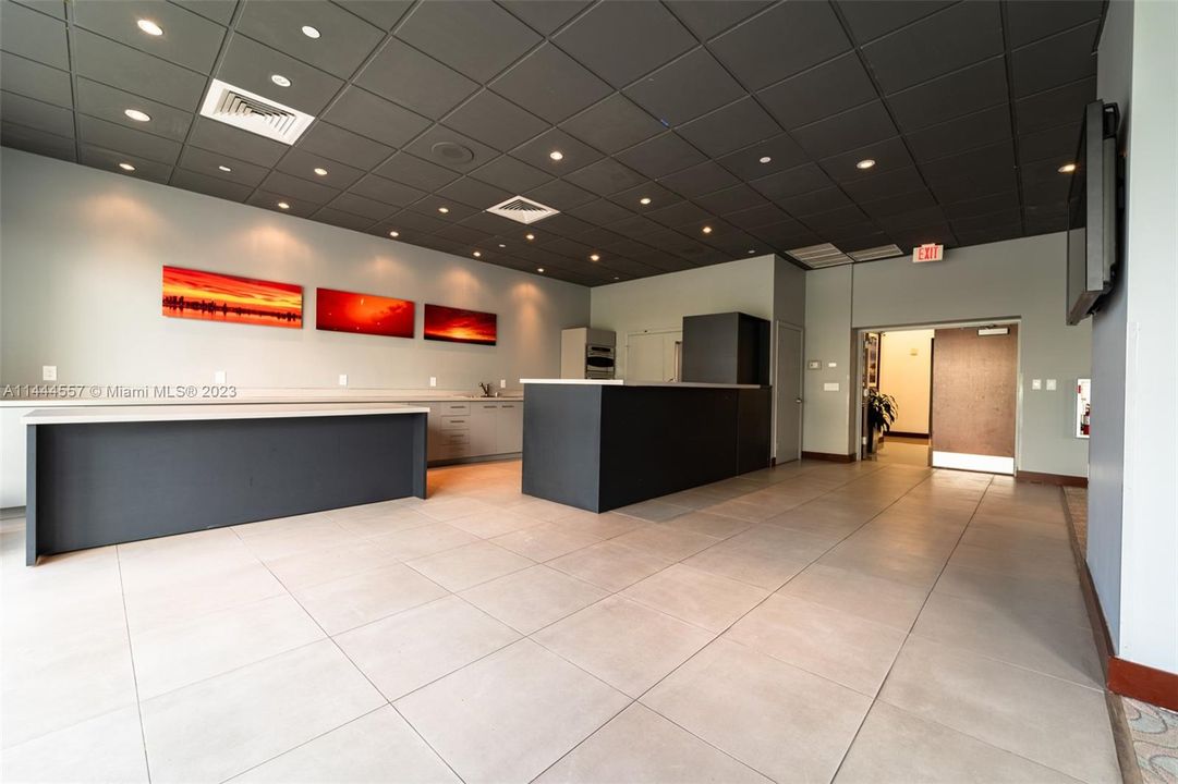 Recently Sold: $1,595,000 (2 beds, 2 baths, 1322 Square Feet)