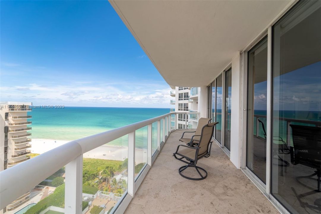 Recently Sold: $1,595,000 (2 beds, 2 baths, 1322 Square Feet)