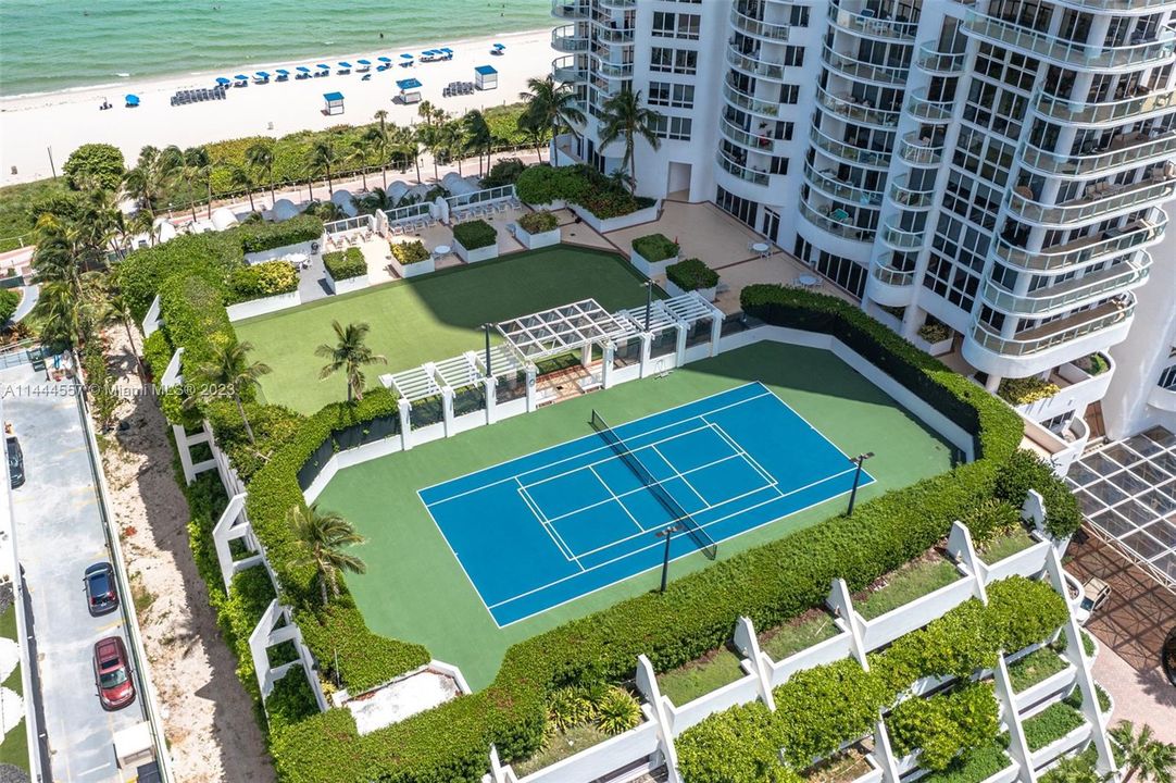 Recently Sold: $1,595,000 (2 beds, 2 baths, 1322 Square Feet)