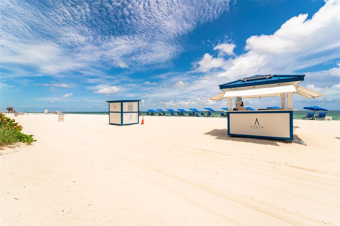 Recently Sold: $1,595,000 (2 beds, 2 baths, 1322 Square Feet)