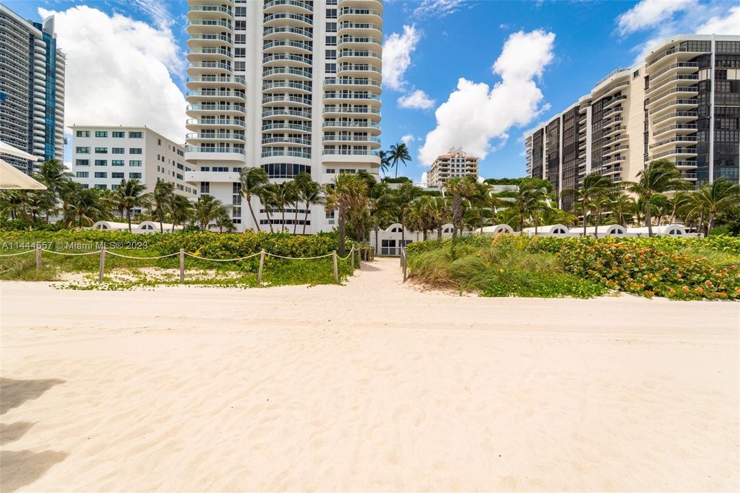 Recently Sold: $1,595,000 (2 beds, 2 baths, 1322 Square Feet)