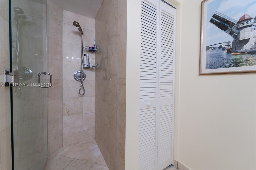 Recently Sold: $1,595,000 (2 beds, 2 baths, 1322 Square Feet)