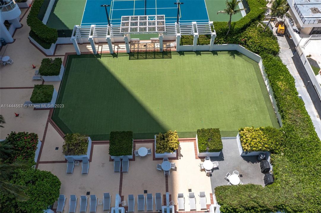 Recently Sold: $1,595,000 (2 beds, 2 baths, 1322 Square Feet)