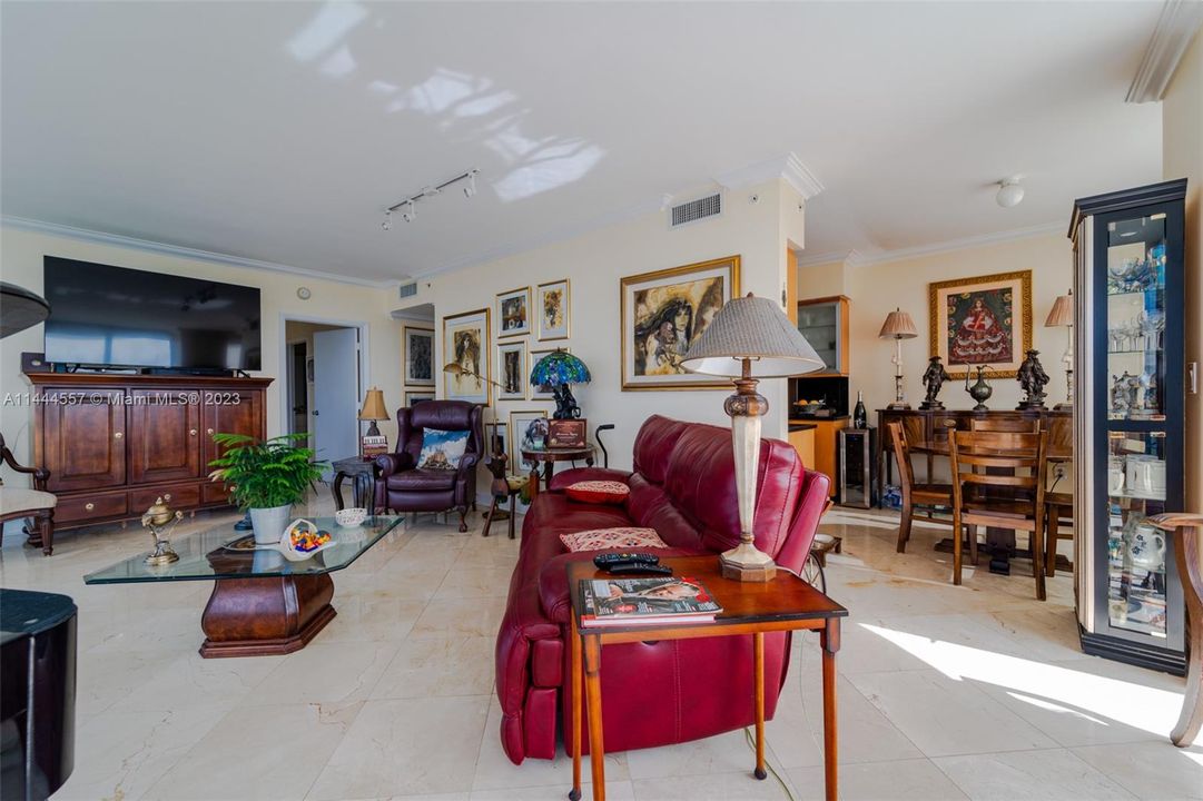 Recently Sold: $1,595,000 (2 beds, 2 baths, 1322 Square Feet)