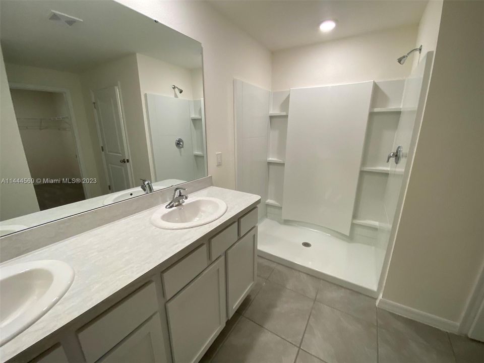 最近租的: $2,150 (4 贝兹, 2 浴室, 0 平方英尺)