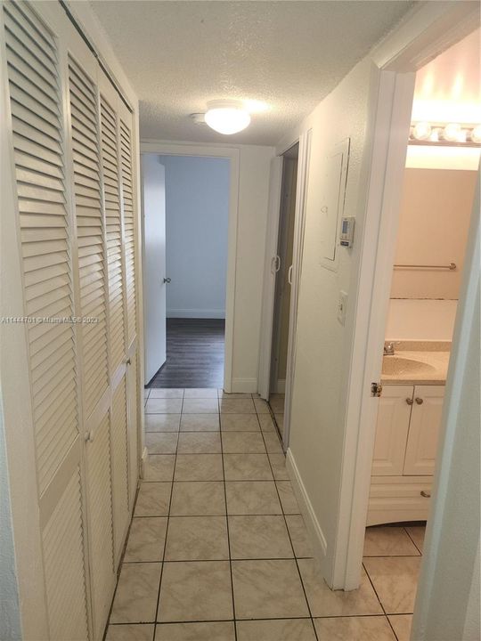 Vendido Recientemente: $215,000 (2 camas, 2 baños, 900 Pies cuadrados)