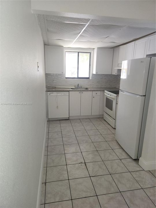 Vendido Recientemente: $215,000 (2 camas, 2 baños, 900 Pies cuadrados)