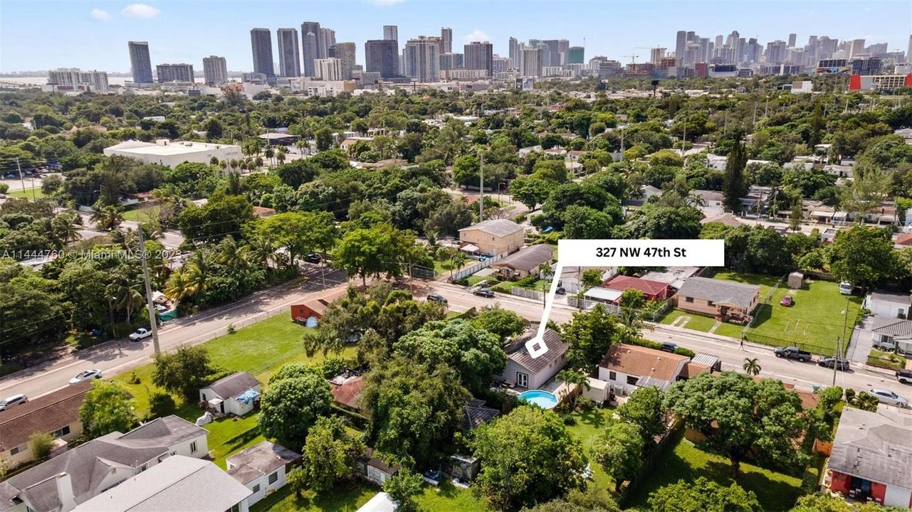 Недавно продано: $925,000 (4 спален, 3 ванн, 1680 Квадратных фут)