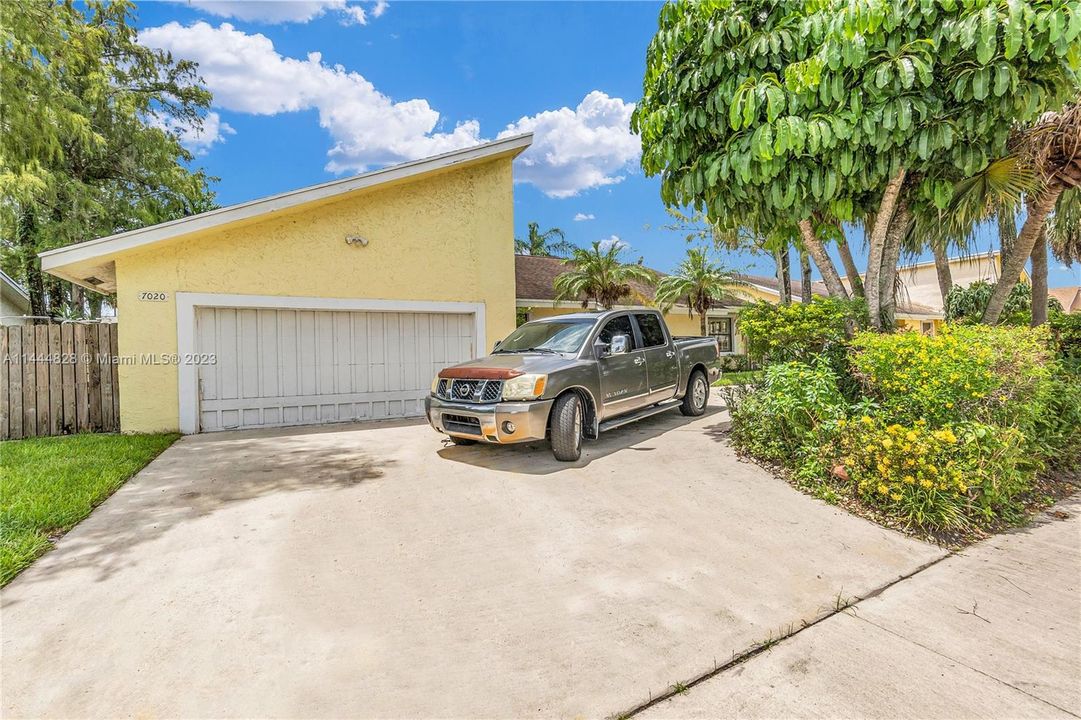 Recently Sold: $535,000 (3 beds, 2 baths, 2157 Square Feet)