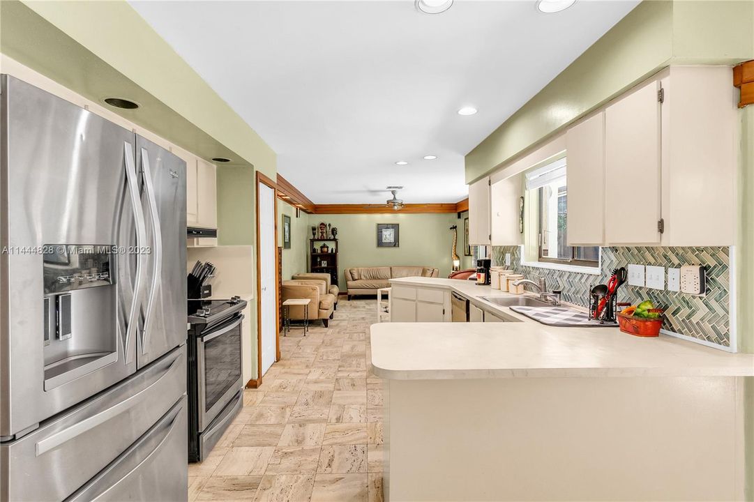 Recently Sold: $535,000 (3 beds, 2 baths, 2157 Square Feet)