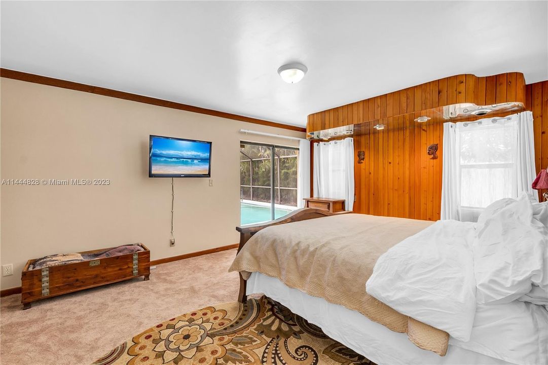 Recently Sold: $535,000 (3 beds, 2 baths, 2157 Square Feet)