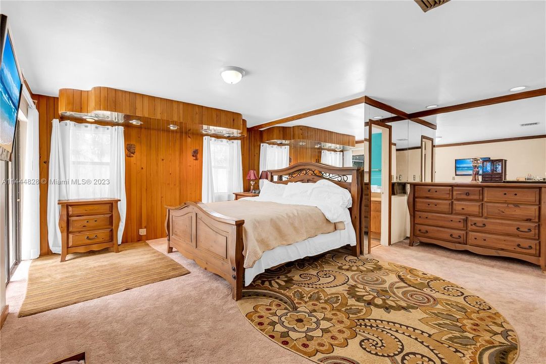 Recently Sold: $535,000 (3 beds, 2 baths, 2157 Square Feet)