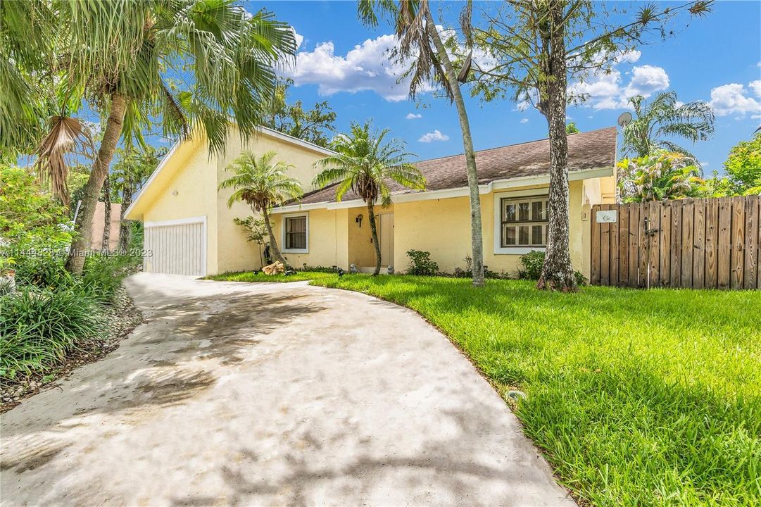 Recently Sold: $535,000 (3 beds, 2 baths, 2157 Square Feet)