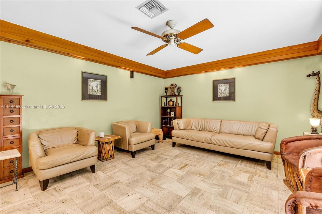 Recently Sold: $535,000 (3 beds, 2 baths, 2157 Square Feet)