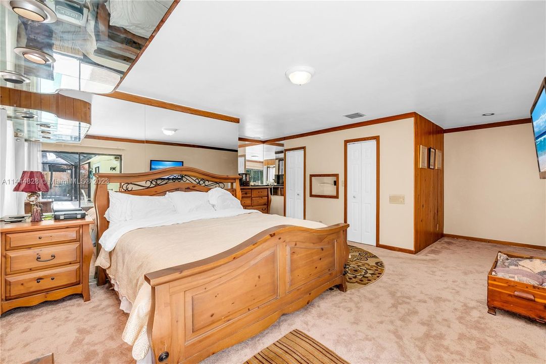 Recently Sold: $535,000 (3 beds, 2 baths, 2157 Square Feet)