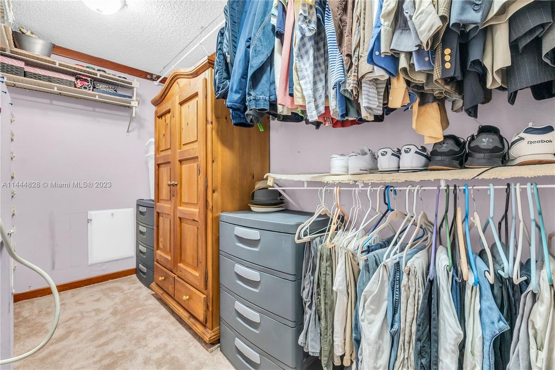 Recently Sold: $535,000 (3 beds, 2 baths, 2157 Square Feet)