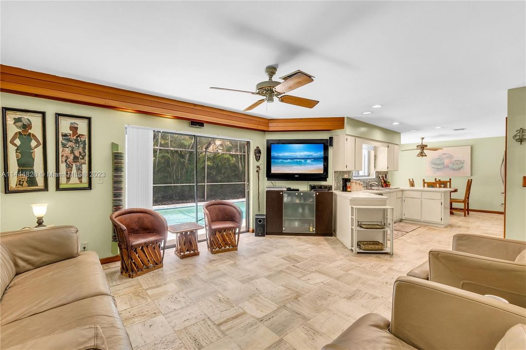 Recently Sold: $535,000 (3 beds, 2 baths, 2157 Square Feet)