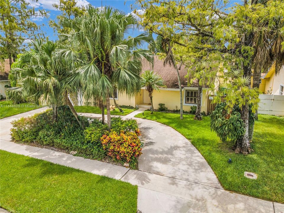 Recently Sold: $535,000 (3 beds, 2 baths, 2157 Square Feet)