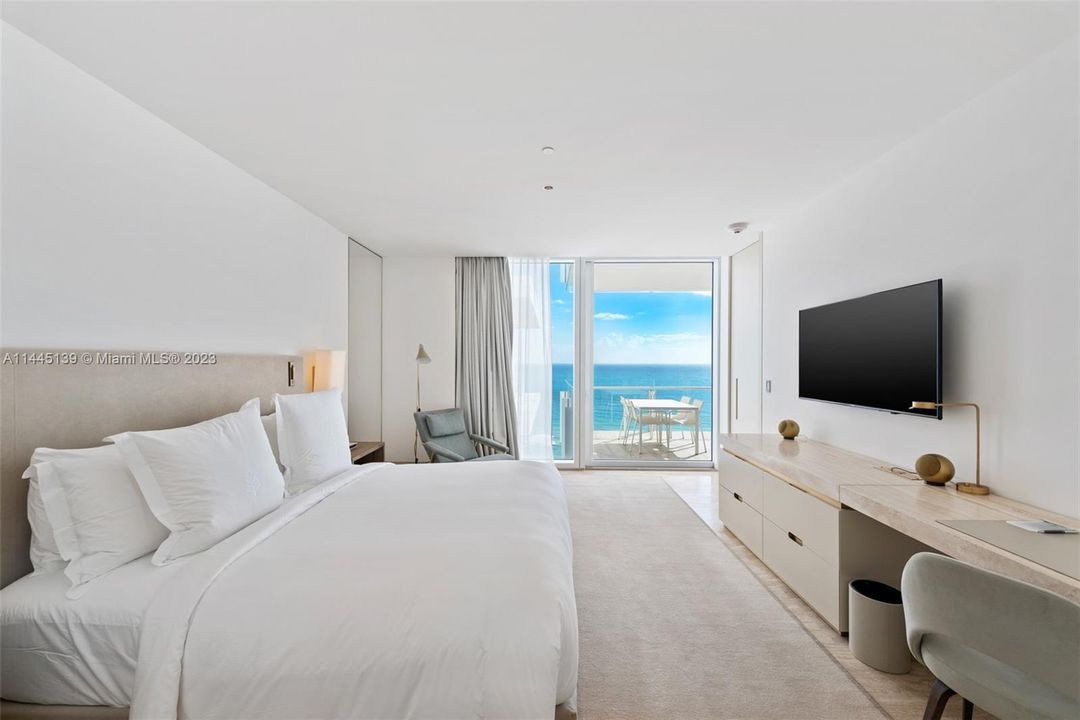 Recently Sold: $8,200,000 (1 beds, 2 baths, 1823 Square Feet)