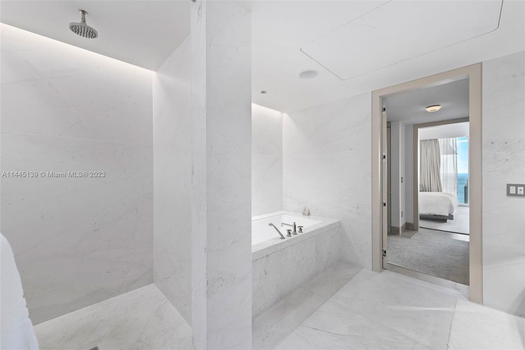 Recently Sold: $8,200,000 (1 beds, 2 baths, 1823 Square Feet)