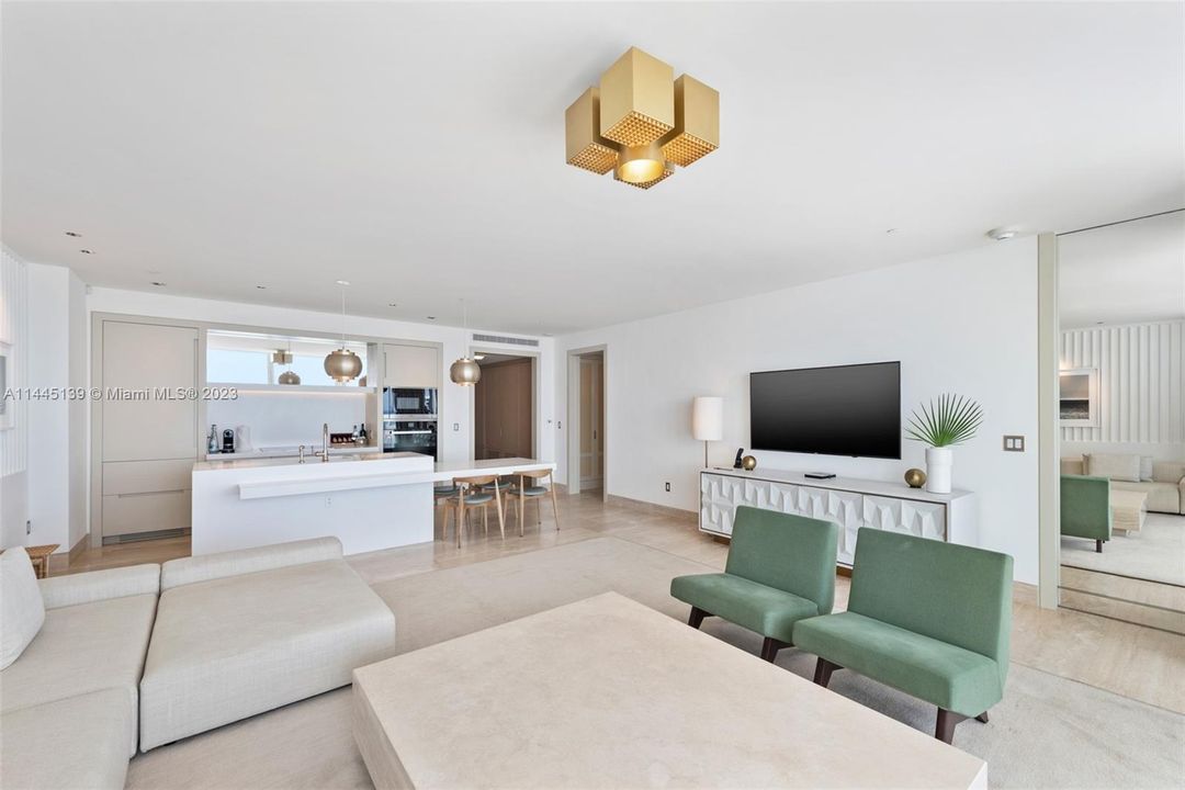 Recently Sold: $8,200,000 (1 beds, 2 baths, 1823 Square Feet)