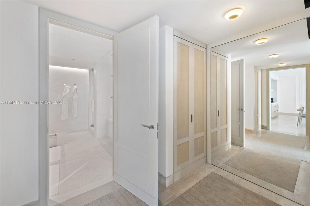 Recently Sold: $8,200,000 (1 beds, 2 baths, 1823 Square Feet)