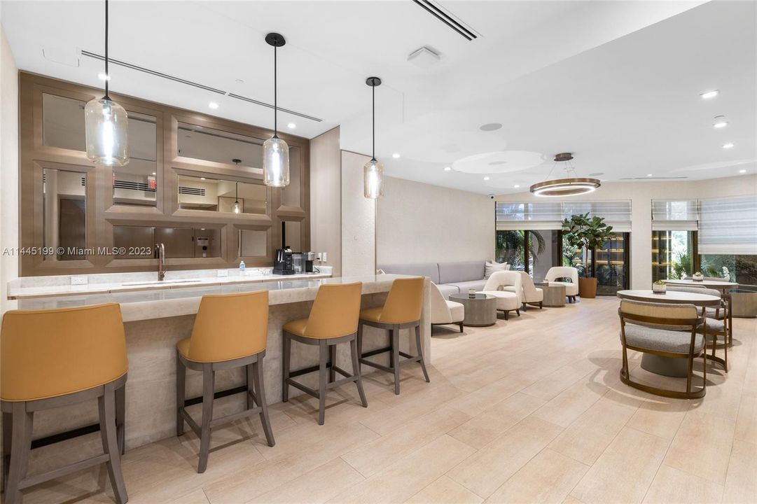 Recently Sold: $1,800,000 (3 beds, 3 baths, 2018 Square Feet)