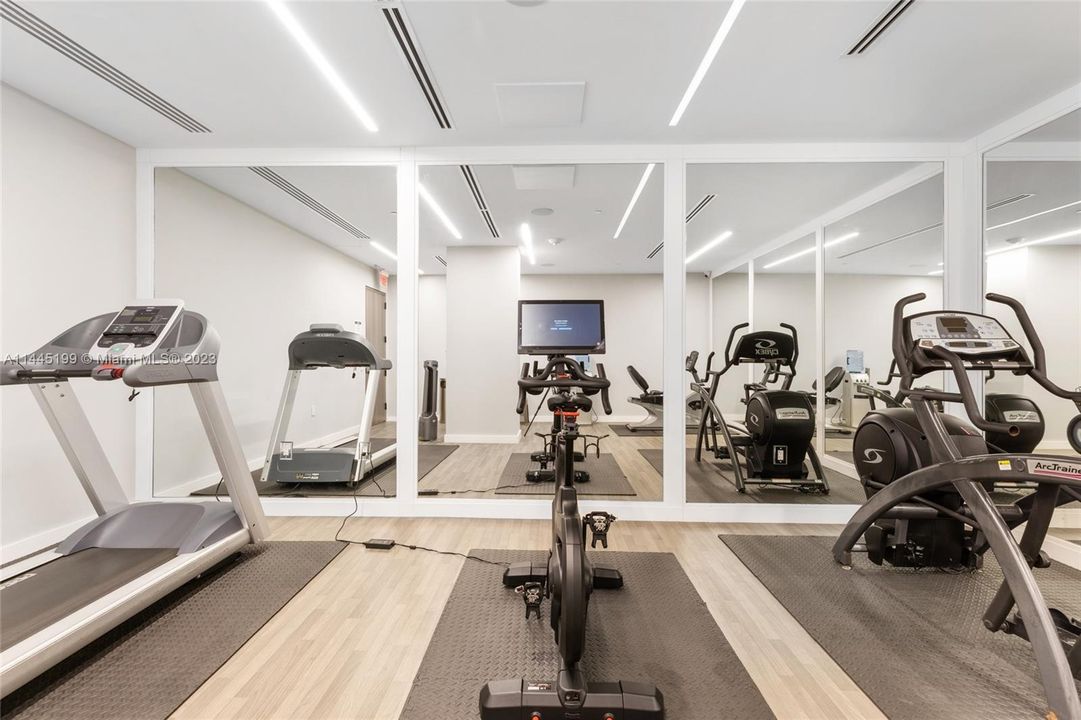 Recently Sold: $1,800,000 (3 beds, 3 baths, 2018 Square Feet)