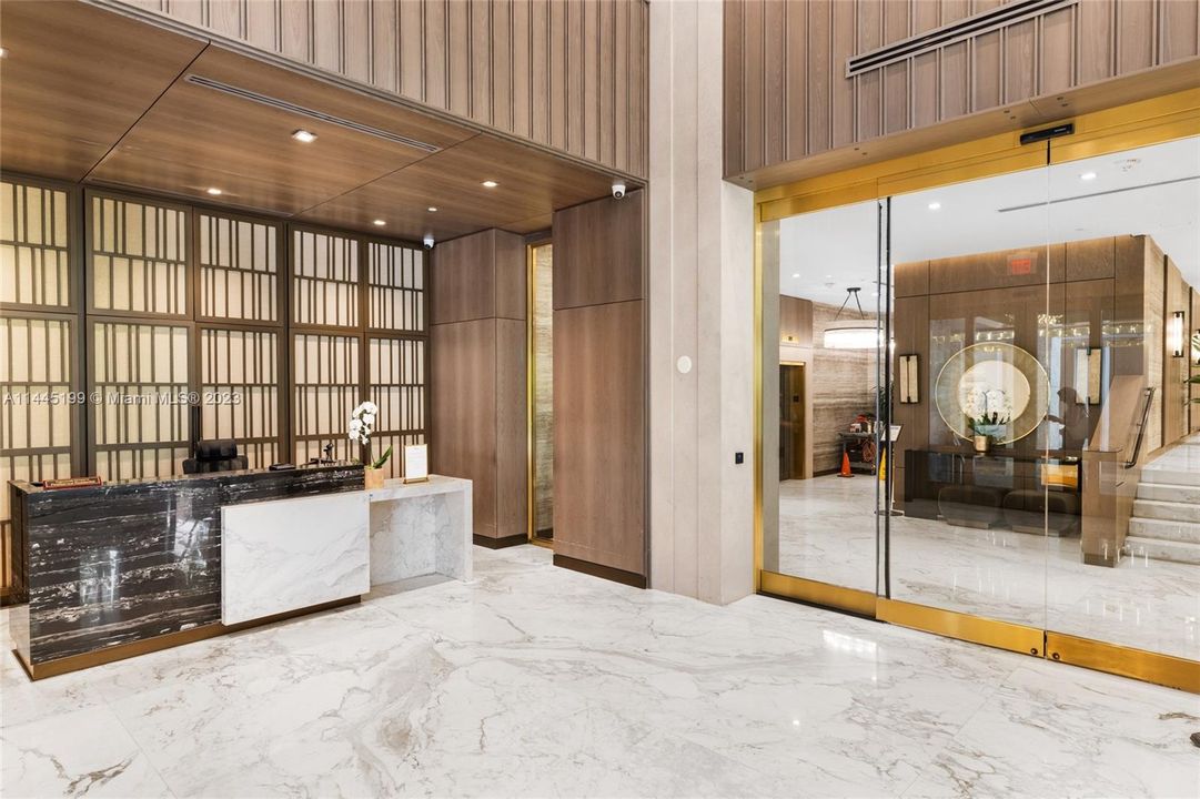 Recently Sold: $1,800,000 (3 beds, 3 baths, 2018 Square Feet)