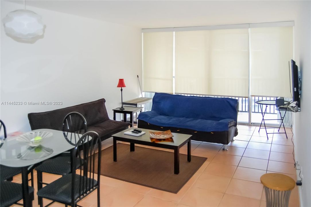 Recently Sold: $235,000 (1 beds, 1 baths, 741 Square Feet)