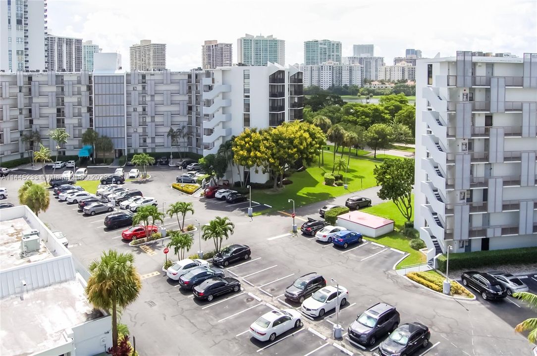 Recently Sold: $235,000 (1 beds, 1 baths, 741 Square Feet)