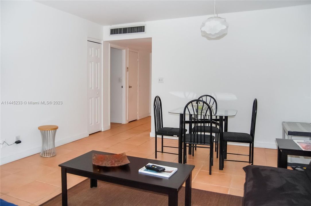 Recently Sold: $235,000 (1 beds, 1 baths, 741 Square Feet)