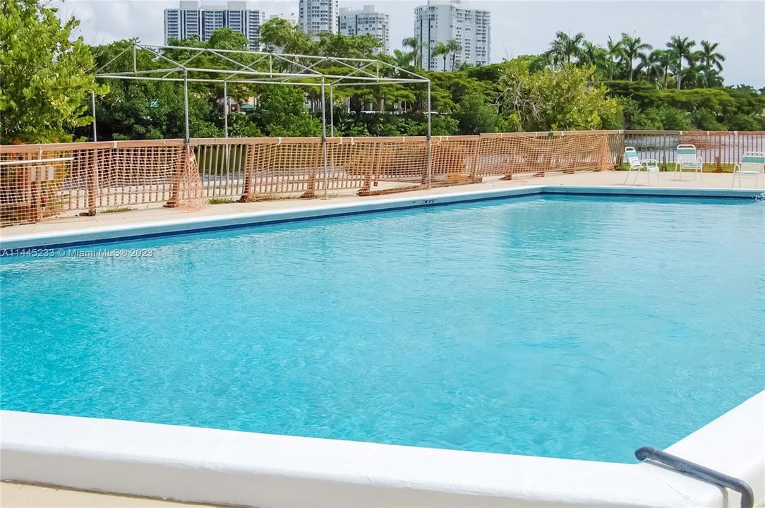 Recently Sold: $235,000 (1 beds, 1 baths, 741 Square Feet)