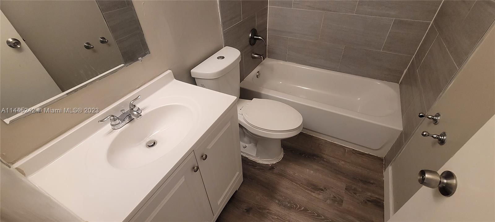 Recently Sold: $489,900 (4 beds, 3 baths, 2082 Square Feet)