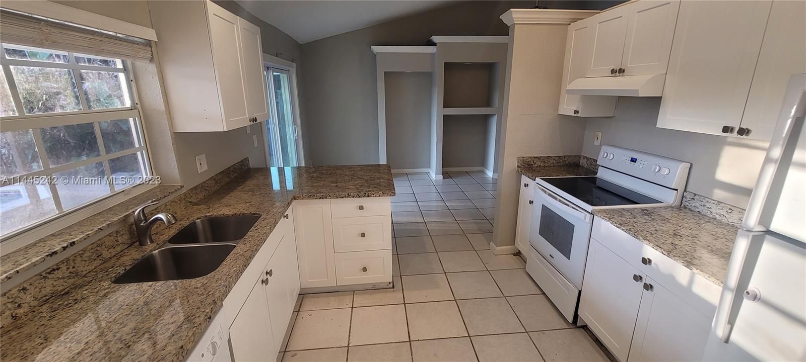 Recently Sold: $489,900 (4 beds, 3 baths, 2082 Square Feet)