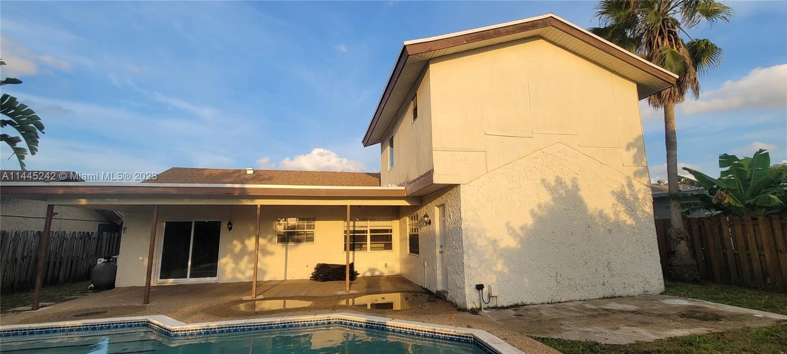 Recently Sold: $489,900 (4 beds, 3 baths, 2082 Square Feet)