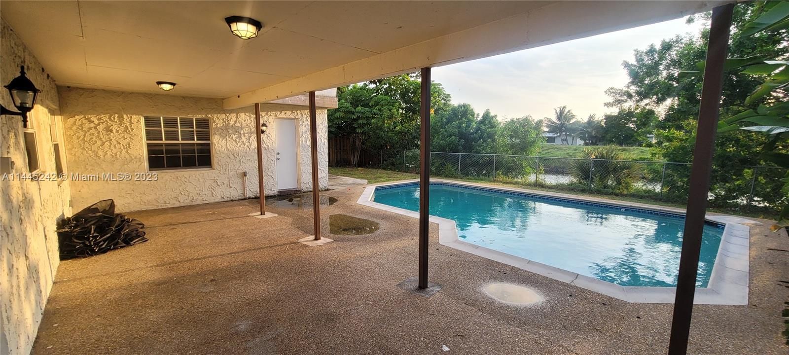 Recently Sold: $489,900 (4 beds, 3 baths, 2082 Square Feet)