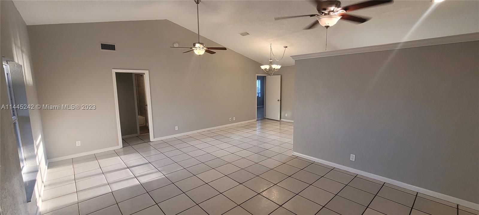 Recently Sold: $489,900 (4 beds, 3 baths, 2082 Square Feet)