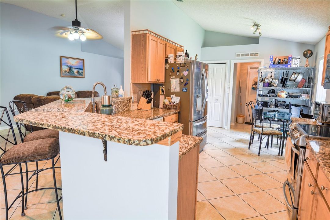 Kitchn & Breakfast area